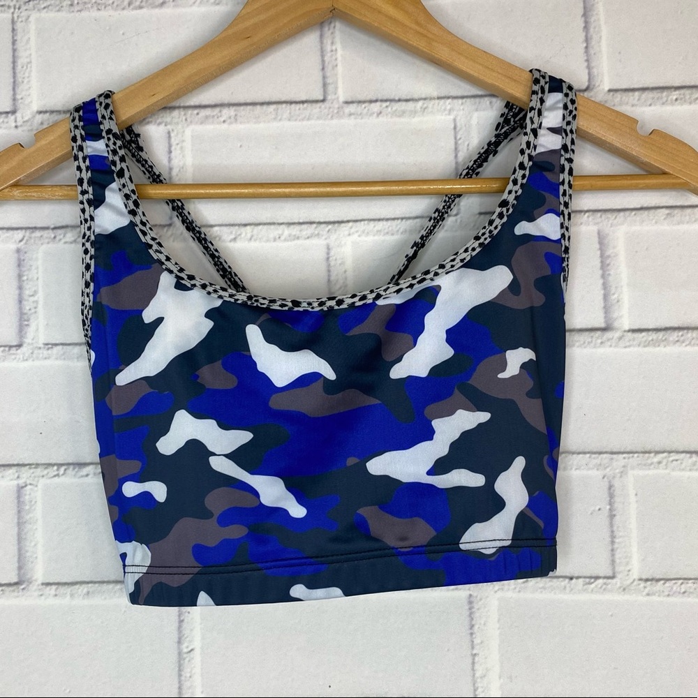 Onzie camo print sports bra size large